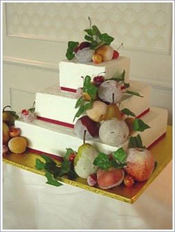square wedding cake image