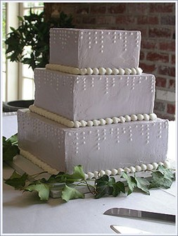 Simple square wedding cake picture