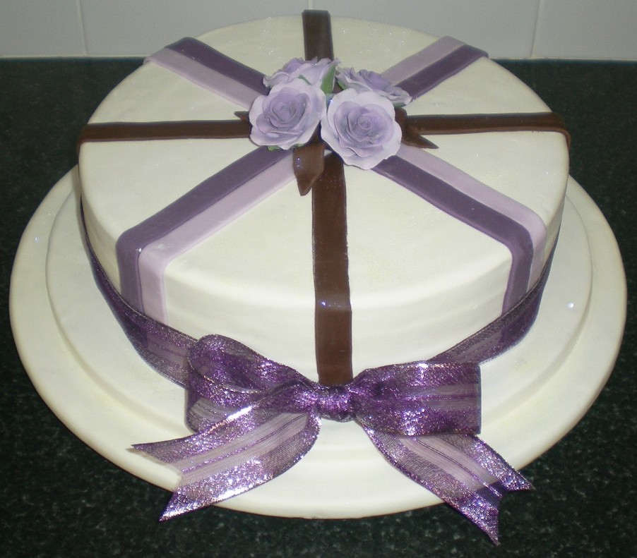 simple small wedding cake
