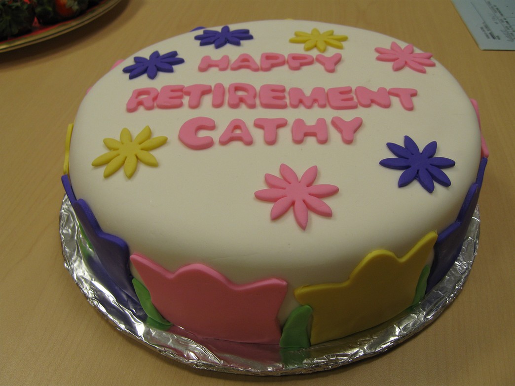 ideas for retirement cakes_cute retirement cake.jpg